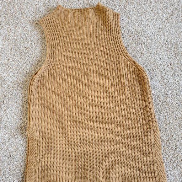 Sweaters - Sweater